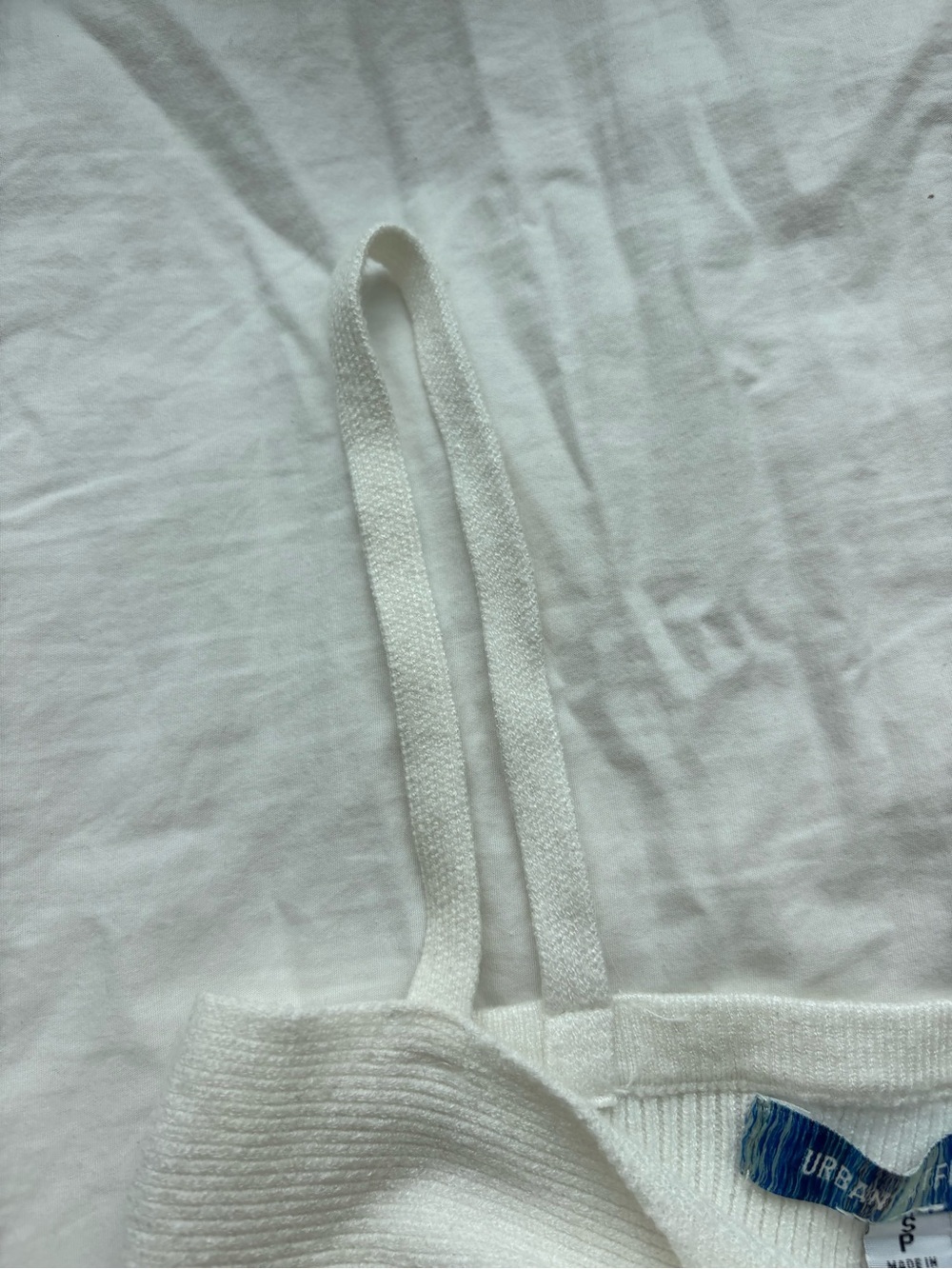 Urban Outfitters White Ribbed Twist-Front Cropped Cami Top Size S - Picture 5 of 12